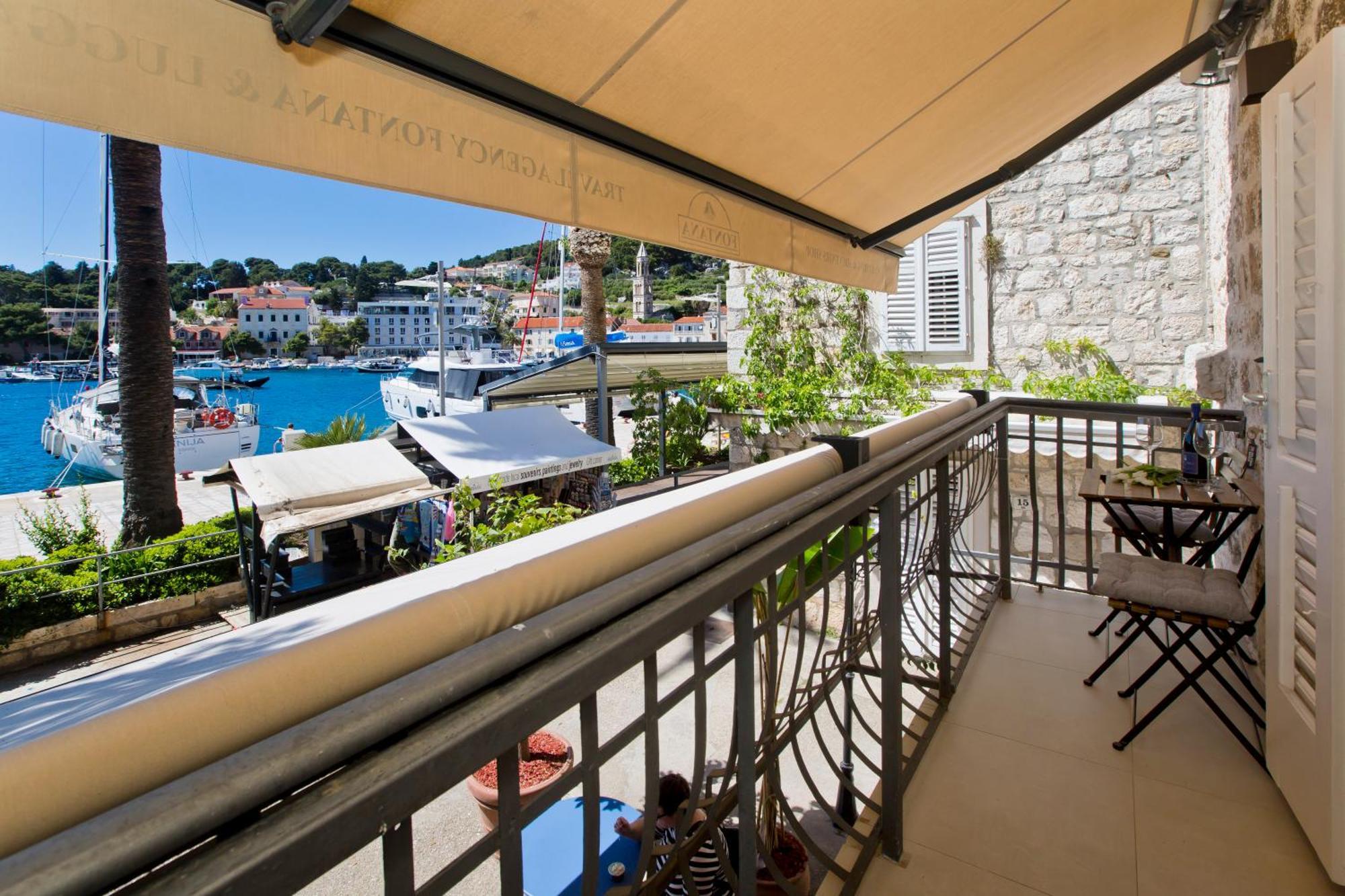 Riva Yacht Hvar Town Apartment Esterno foto