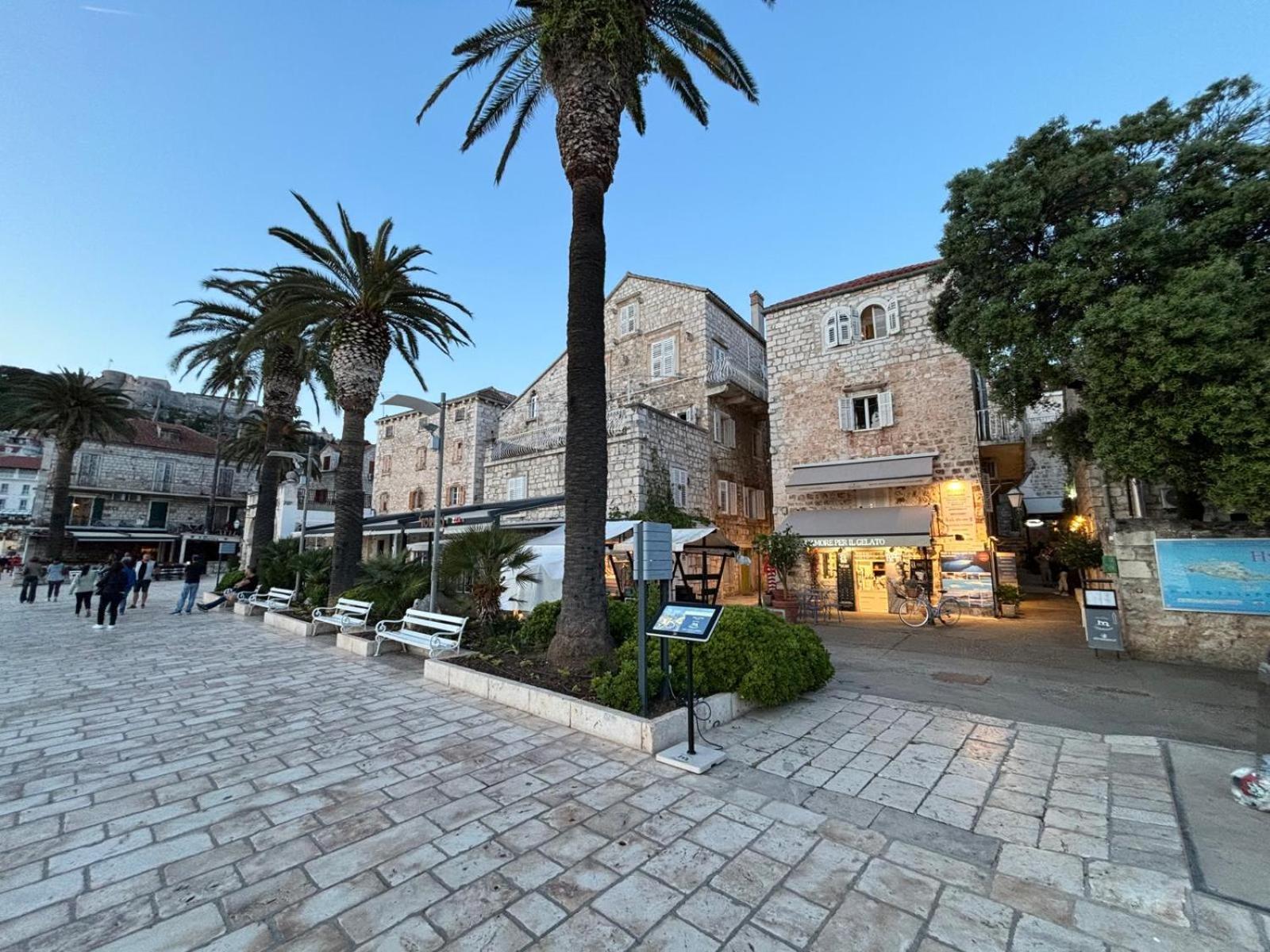 Riva Yacht Hvar Town Apartment Esterno foto
