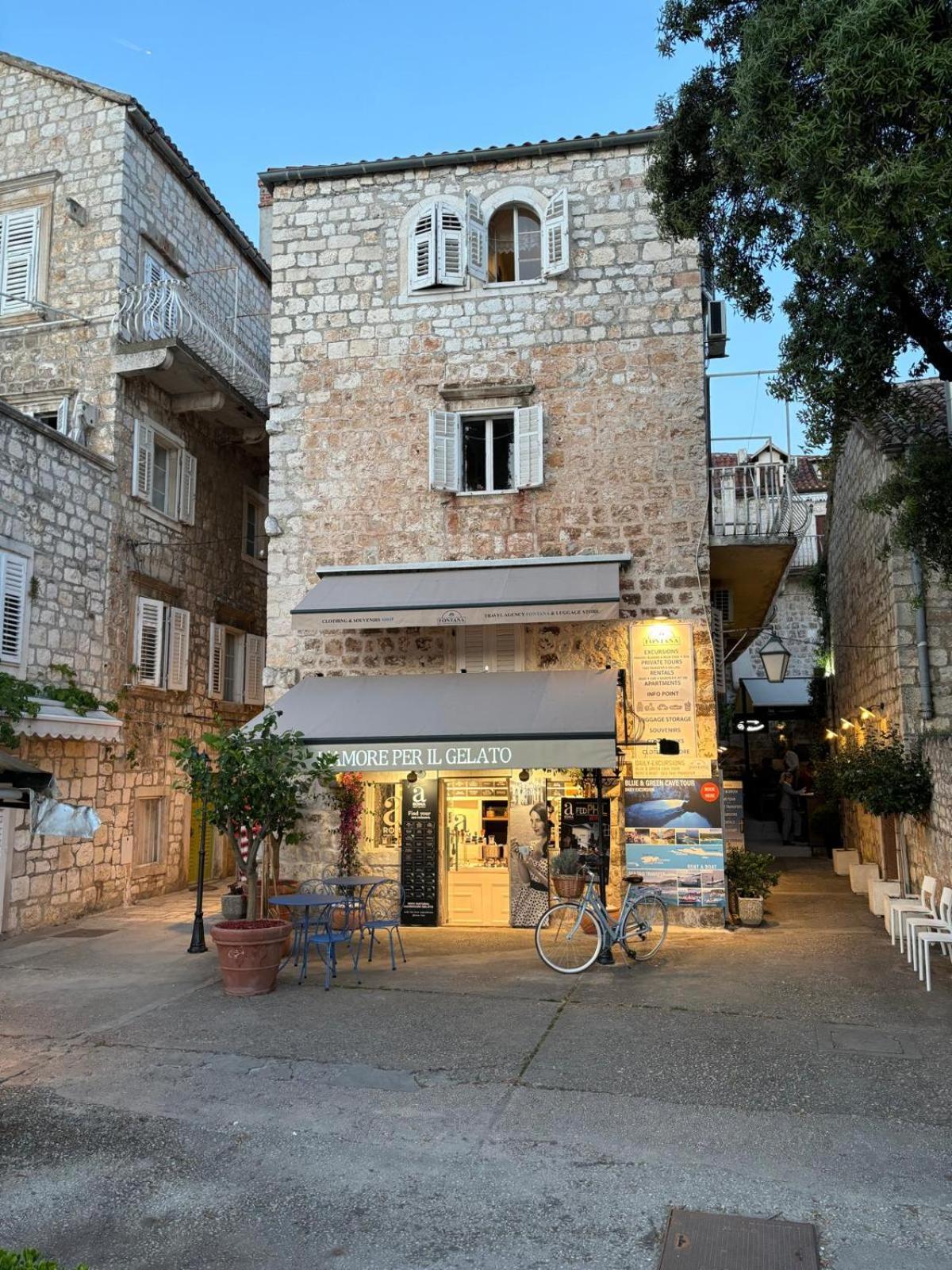 Riva Yacht Hvar Town Apartment Esterno foto